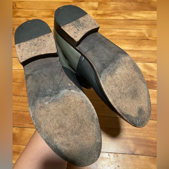 Bolero style two tone booties - Picture 3 of 8